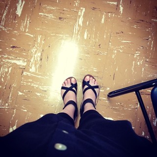 Coeur de pirate feet photo 6