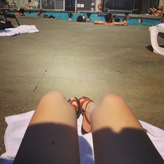 Coeur de pirate feet photo 3