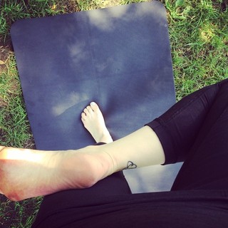 Coeur de pirate feet photo 19