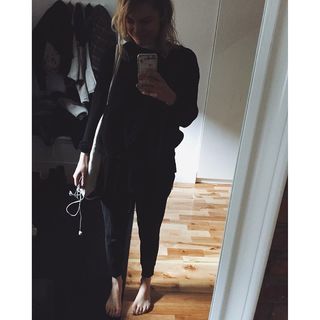 Coeur de pirate feet photo 13