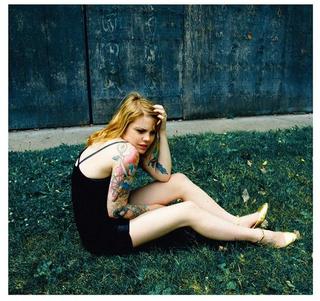 Coeur de pirate feet photo 5