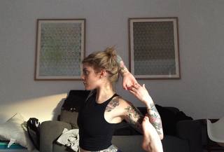 Coeur de pirate feet photo 11