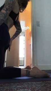 Coeur de pirate feet photo 7
