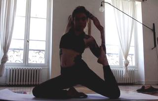 Coeur de pirate feet photo 16