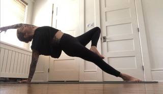 Coeur de pirate feet photo 7