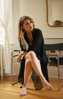 Coeur de pirate feet photo 18