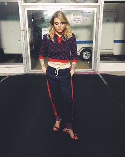 Coeur de pirate feet photo 12