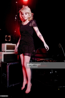 Coeur de pirate feet photo 7