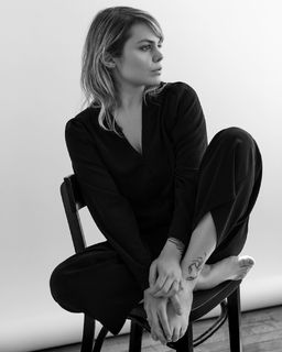 Coeur de pirate feet photo 3
