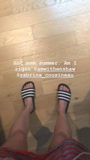 Coeur de pirate feet photo 17