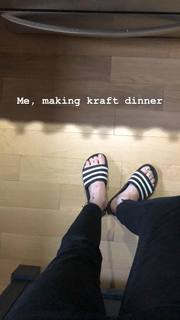 Coeur de pirate feet photo 15