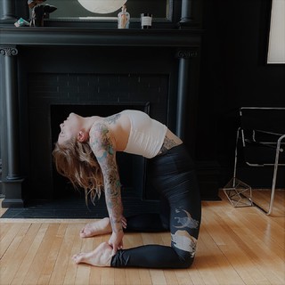 Coeur de pirate feet photo 6