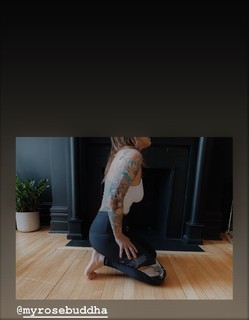 Coeur de pirate feet photo 4