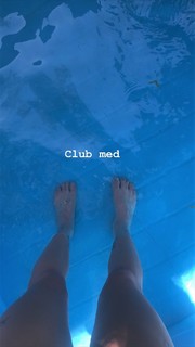 Coeur de pirate feet photo 1
