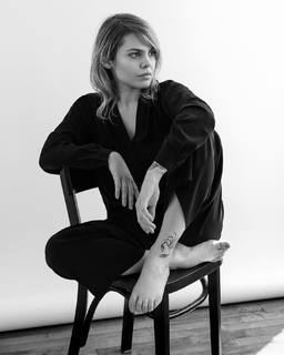 Coeur de pirate feet photo 10