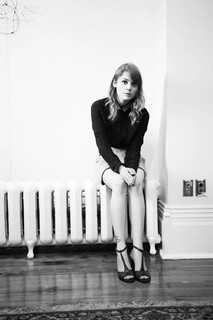 Coeur de pirate feet photo 1