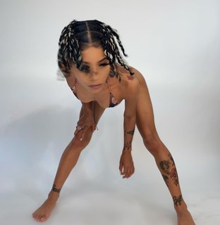 Coi Leray feet photo thumbnail