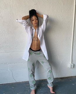Coi Leray feet photo thumbnail
