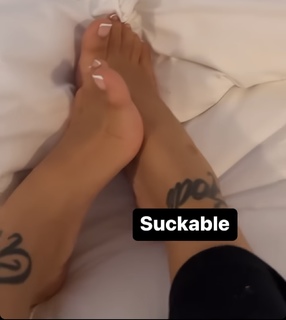 Coi Leray feet photo thumbnail