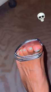 Coi Leray feet photo thumbnail
