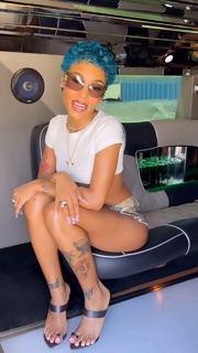Coi Leray feet photo thumbnail
