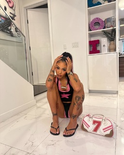 Coi Leray feet photo thumbnail