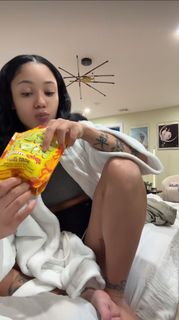 Coi Leray feet photo thumbnail