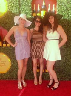 Colbie Caillat feet photo thumbnail