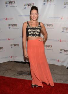 Colbie Caillat feet photo thumbnail