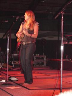Colbie Caillat feet photo thumbnail