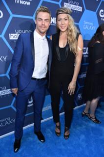 Colbie Caillat feet photo thumbnail