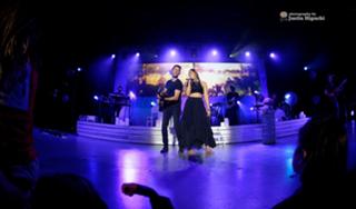 Colbie Caillat feet photo thumbnail