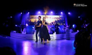 Colbie Caillat feet photo thumbnail