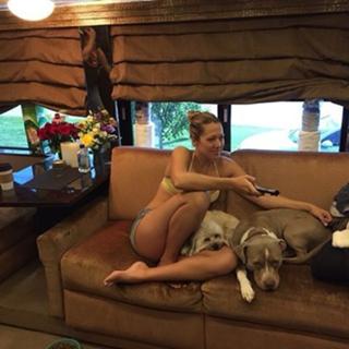 Colbie Caillat feet photo thumbnail