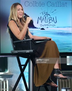 Colbie Caillat feet photo thumbnail