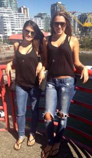 Colbie Caillat feet photo thumbnail