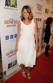 Colbie Caillat feet photo thumbnail