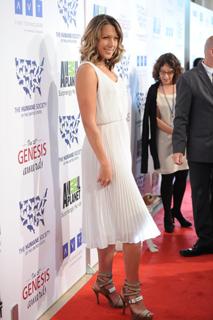 Colbie Caillat feet photo thumbnail