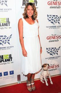 Colbie Caillat feet photo thumbnail