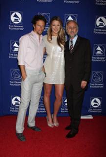Colbie Caillat feet photo thumbnail
