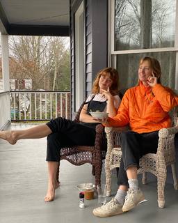 Colby Minifie feet photo thumbnail