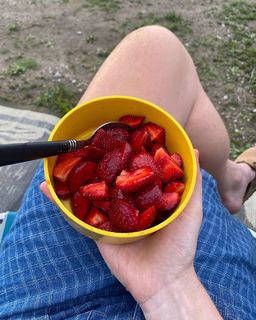 Colby Minifie feet photo thumbnail