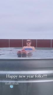 Colby Minifie feet photo thumbnail