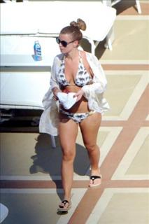 Coleen Rooney feet photo thumbnail