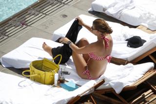 Coleen Rooney feet photo thumbnail