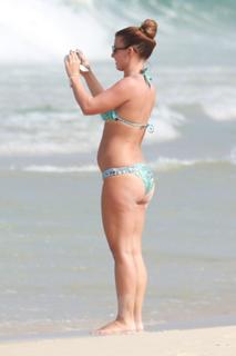 Coleen Rooney feet photo thumbnail