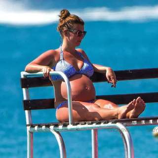 Coleen Rooney feet photo thumbnail