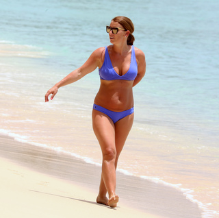 Coleen Rooney feet photo thumbnail