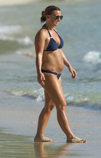 Coleen Rooney feet photo thumbnail