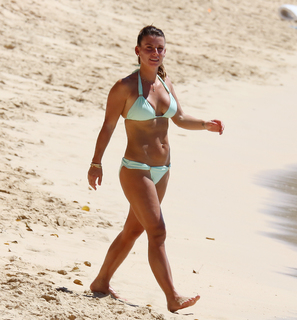Coleen Rooney feet photo thumbnail